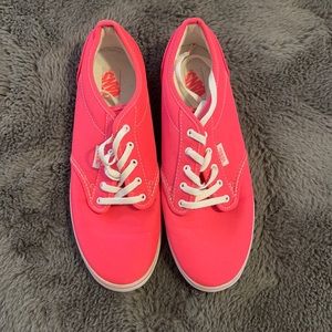 Hoy pink Vans
